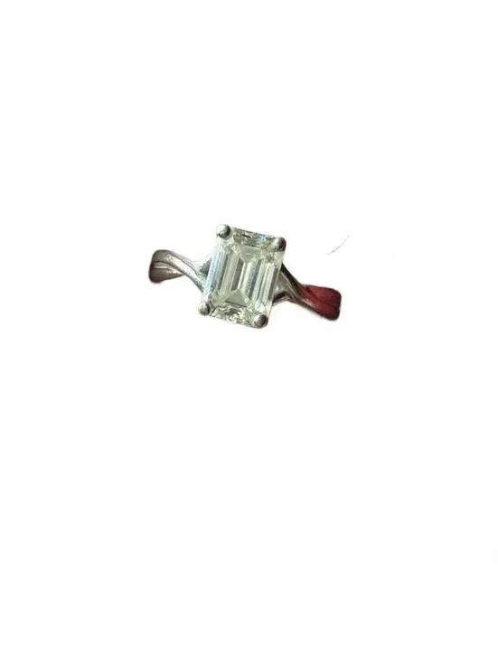 Emerald Cut Clear Stone Silver Tone Ring Size 8 - Picture 6 of 7